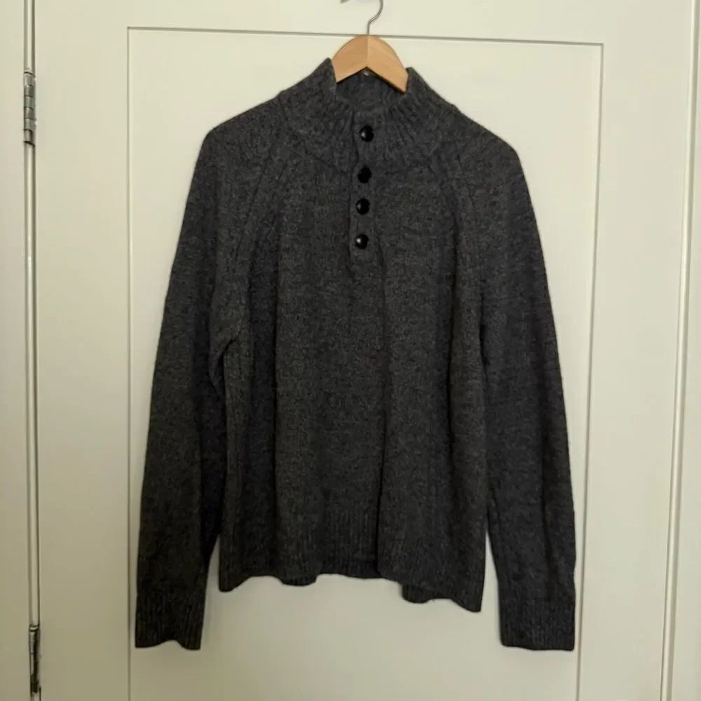 Banana Republic Sweater Mens Sz L Gray Knit Henley Mock Neck Wool Blend Classic